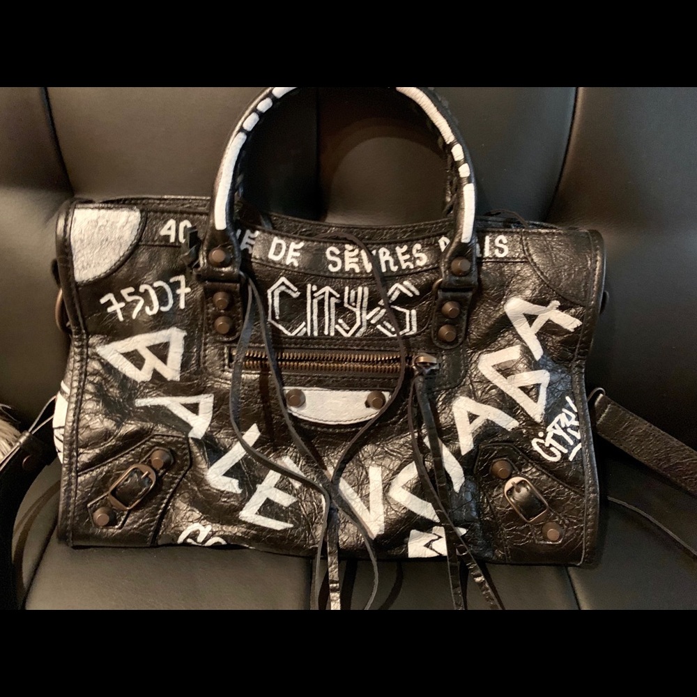Classic City Graffiti Small leather tote
